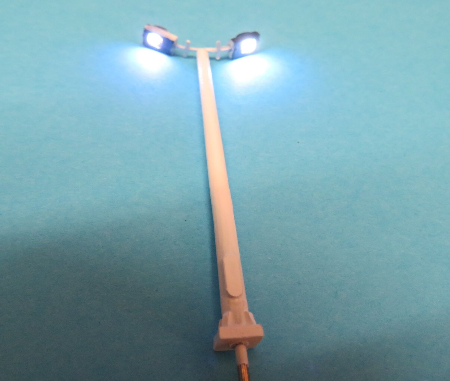 N Scale Modern Yard Light - Item Code N2